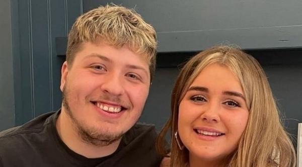 وفاة فتاة بريطانية بسبب تحريك كوب شاي بالمعلقة الخطأ