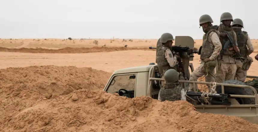 تحرك مفاجئ للجيش الموريتاني يفرض رقابة صارمة على حدود تندوف
