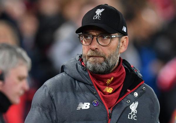 غوارديولا يطالب ليفربول بتوجيه الشكر لمانشستر سيتي!