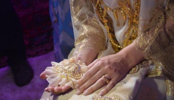 قلق أمني في الجزائر من زواج الصينيين بالجزائريات عن طريق "العقود العرفية"