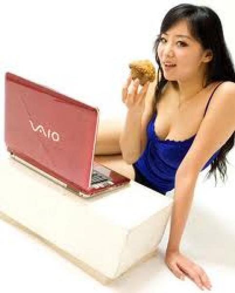 قراصنة يغرقون فايسبوك بصور إباحية وعنيفة 