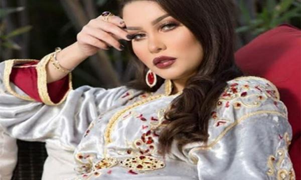 عبير براني تعتذر عن صورتها المثيرة ودنيا بطمة تعلق غاضبة: الشوهة وصافي