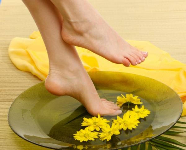 دللي قدميك طبيعيا