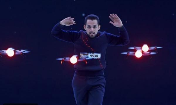 مجاملة مفضوحة..فايسبوكيون ينتقدون منح مشترك سعودي "الباز الذهبي" في "عرب غوت تالنت" بعد عرض عـادي جـداّ  (فيديو)