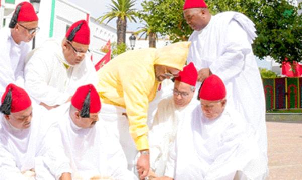 بعيدا عن العاصمة الرباط.. الملك "محمد السادس" يختار هذه المدينة لإحياء شعيرة عيد الأضحى المبارك (صور)