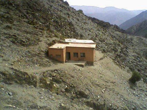 إلى من يسيء إلى نساء ورجال التعليم...