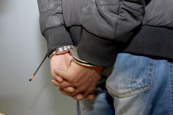 تفاصيل مهاجمة شاب مسلح لسياح أجانب بأكادير أثناء تناولهم لوجبة الغذاء وإصابة "مخزني" أثناء التدخل