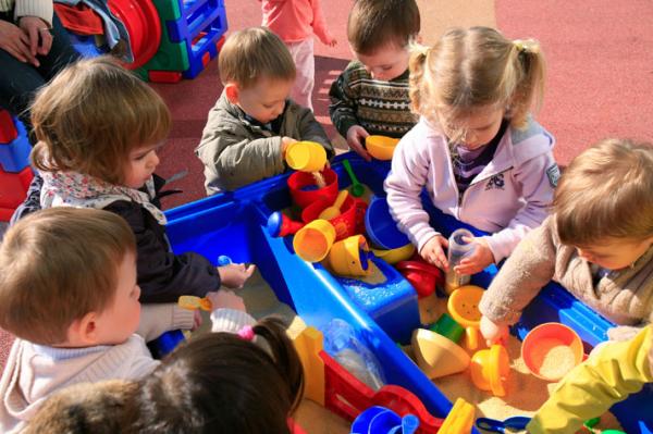 ثمانون أسرة أجنبية تنتظر كفالة أطفال مغاربة