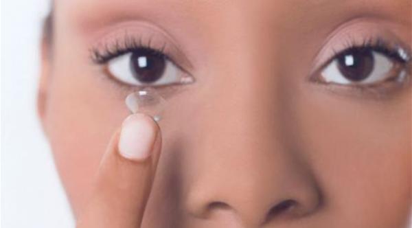 البكتريا تقاوم محلول العدسات اللاصقة أكثر مما نعتقد