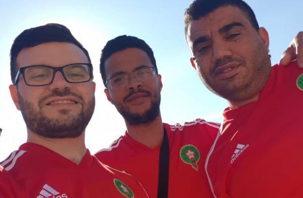 من كازا إلى موسكو: شابان مغربيان يسابقان الزمن لقطع مسافة 9 آلاف كلم على متن سيارة لتشجيع الأسود