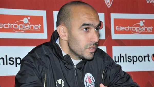 بالفيديو: تصريح مثير لوليد الركراكي بعد التعادل مع الرجاء بالفريق الثاني