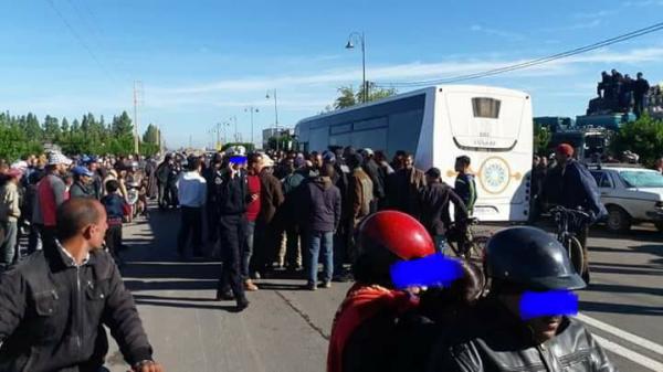 غليان اصحاب الطكسيات والشاحنات يستنفر عامل الفقيه بن صالح ومواطنون يصرحون ل"أخبارنا" :" هدشي ماشي معقول لا مركوب لا خضر"