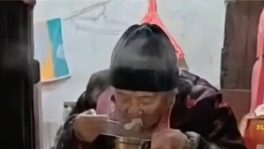 التفاؤل مفتاح الحياة الطويلة: صينية تبلغ 102 عام تحكي قصتها