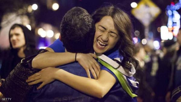 "مانح أحضان".. وظيفة براتب 40 دولار في الساعة