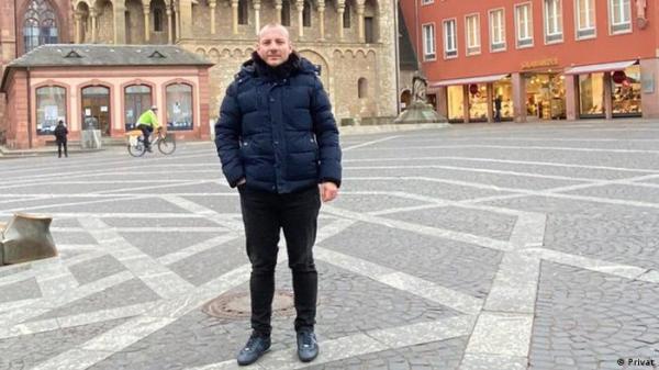 قصة لاجئ سوري أبلغ عن وصول 400 ألف يورو على حسابه البنكي بالخطأ