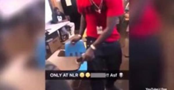 بالفيديو.. طالب يدخن السجائر أمام المعلم داخل الفصل