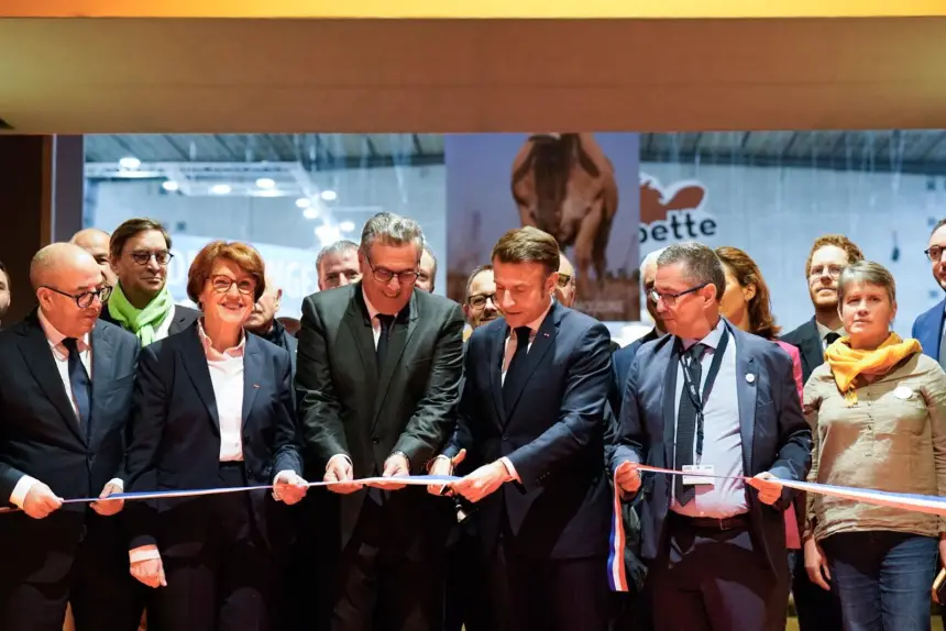 أخنوش يحضر  تدشين المعرض الدولي للفلاحة بباريس الذي أشرف عليه ماكرون ويحشر جنرالات الجزائر في الزاوية