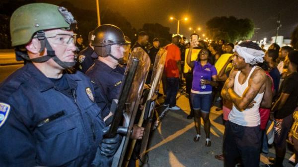 آلاف الأمريكيين يتظاهرون تنديدا بعنف الشرطة ضد السود