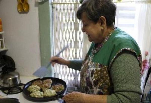 الرجل يفضل طعام الأم على طعام الزوجة 