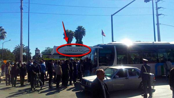 بالفيديو : مواطنون يحاصرون حافلات " ستاريو " احتجاجا على  استمرار مسلسل المعاناة و" الحكرة "
