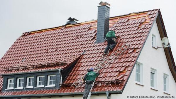 صاحب شركة يهدد العاملين بالفصل إذا حصلوا على لقاح كورونا