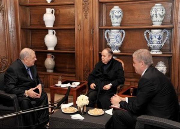 الصورة الاولى للرئيس بوتفليقة بعد 46 يوما من الغياب