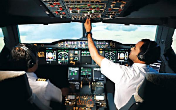 مئات الطيارين في العالم تراودهم فكرة الانتحار