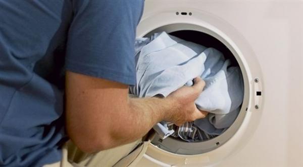 اسكتلندي  يعاقب رضيعة بوضعها في مجفف الملابس