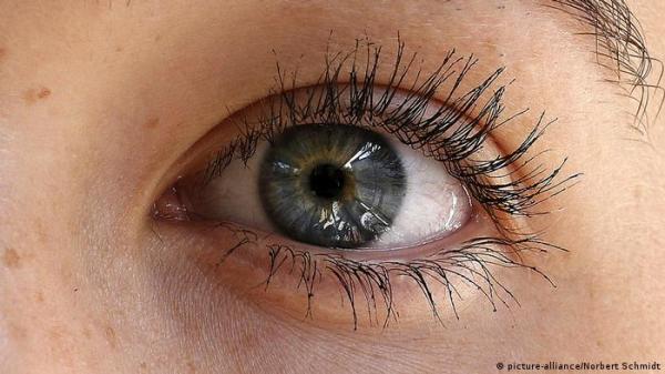 ثمانية أسباب تقف وراءه.. هل تعاني من ارتجاف في العين؟