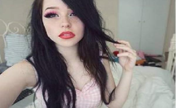 العجب...فتاة تعبئ مياه استحمامها في قارورات وتبيعها بثمن خيالي