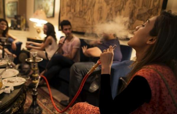 شيشة وقاصرات في ليالي رمضان داخل مقهى في ملكية شخص نافذ نواحي بركان