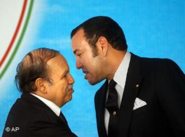 الملك محمد السادس يبعث برقية إلى الرئيس عبد العزيز بوتفليقة على اثر إصابته بوعكة صحية