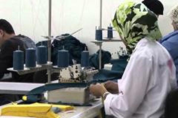 بنكيران يسابق الزمن ويطلب لقاء مع النقابات يوم غد لتدارس الرفع من "السميك"