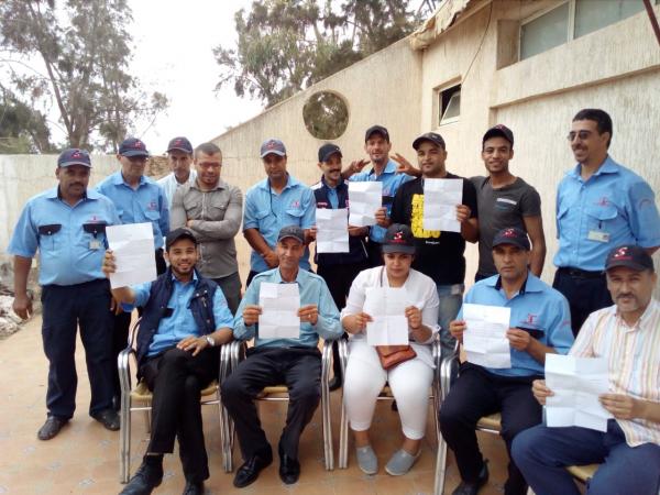 حراس الأمن الخاص بمستشفى سطات يهددون بحرق الذات بسبب عدم صرف رواتبهم ومستحقاتهم  قبل عيد الأضحى