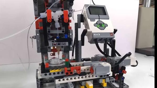 علماء يصنعون آلية من "الليغو" تستطيع تنمية جلد الإنسان!