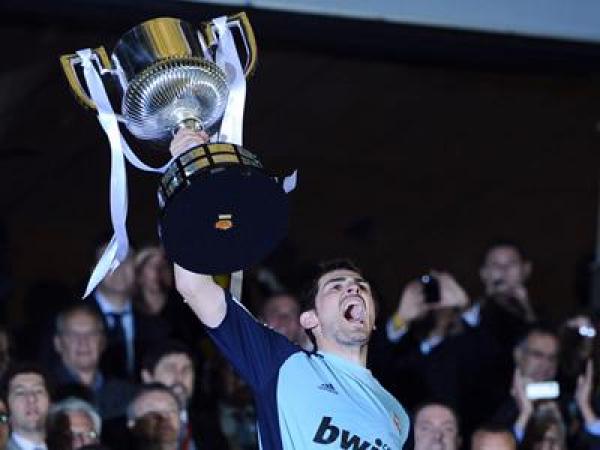 رونالدو يفك شفرة جوارديولا ويمنح ريال \"مورينيو\" لقبا تاريخيا