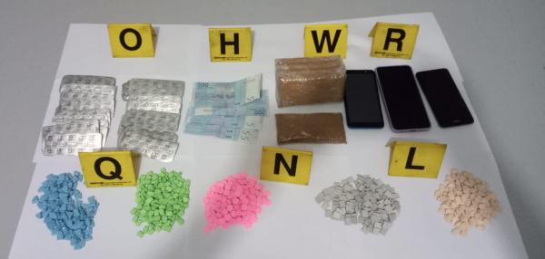 أمن مكناس يوقف شخصين داخل حافلة قادمة من الشمال للاشتباه في تورطهما في حيازة وترويج الأقراص المخدرة