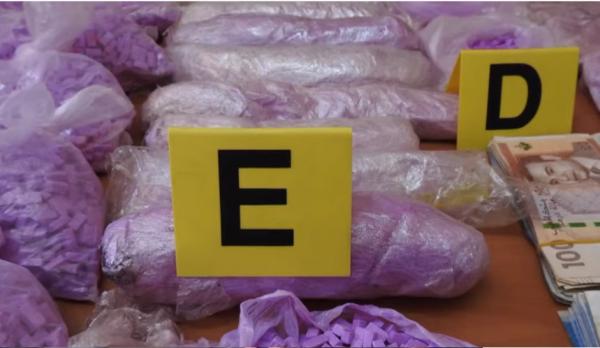 توقيف مغربي وجزائري وحجز 50 ألف قرص من الإكستازي ومبالغ مالية بوجدة