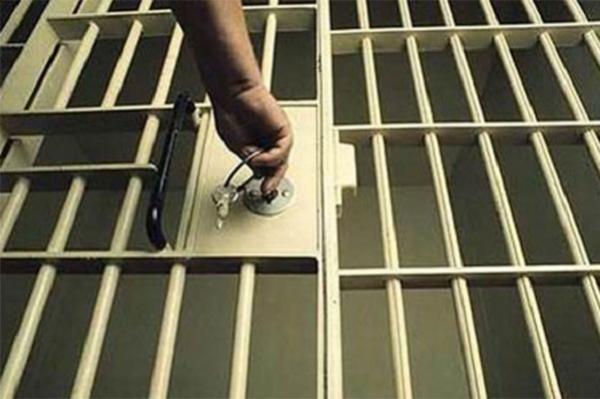 الافراج عن الاستاذ المتدرب المعتقل ومتابعته في حالة سراح