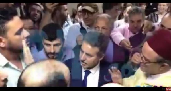 مغربي لوزير العدل خلال مناظرة حول الأوضاع بالحسيمة  : هل أنتم حكومة أم عصابة؟