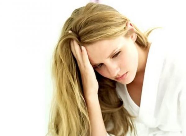 دراسة: النساء أكثر عرضة لكل أنواع وجع الرأس