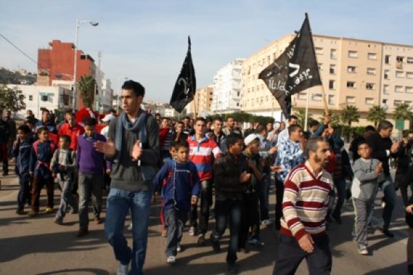 فبرايريّون يساندون الشاب الذي أحرق نفسه ويؤطرون احتجاجا ضد شرطة بني انصار 