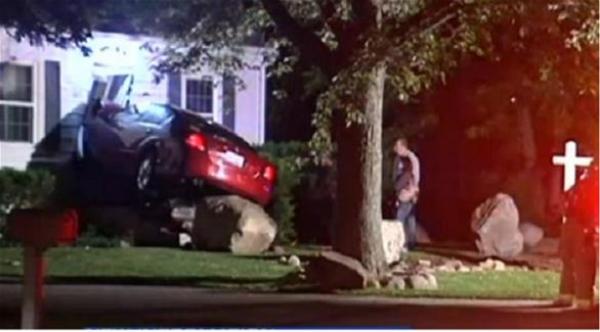 منزل يتعرض لارتطام سيارة بواجهته 7 مرات خلال 10 سنوات