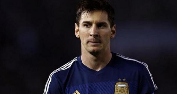 النجم ميسي يساعد الإنتربول في مكافحة الجريمة