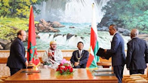 الملك ورئيس مدغشقر يترأسان حفل التوقيع على 22 اتفاقية