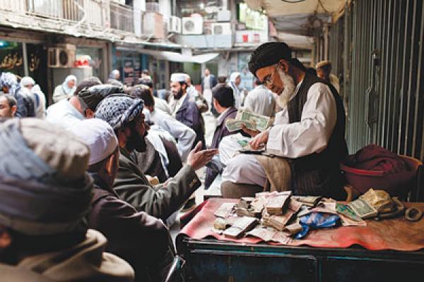 تقريرٌ بريطاني يُعـرّي "مملكة اللواط" بفضحه للجانب الخفي لـ "عبودية الغلمان" بِـها
