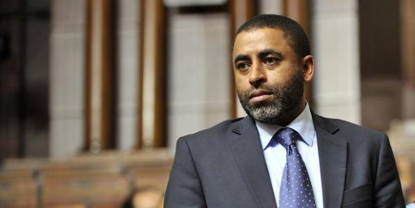 عبارة "يمشي يصلي أحسن ما يمشي يسكر" تنسف اجتماع لجنة الداخلية