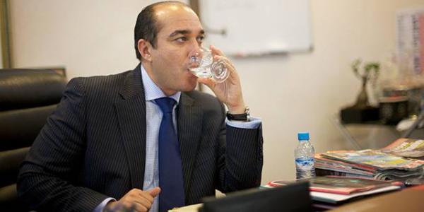 أوزين : لم أخن أمانة الوطن ولست بسارق