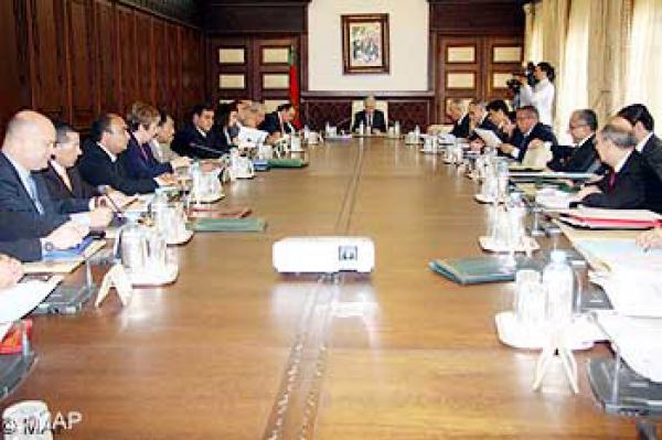 إجراءات حكومية مغربية استباقاً لمسيرات \" 20 فبراير\"