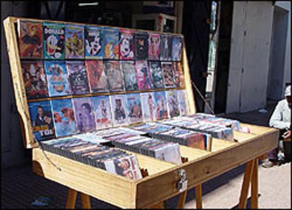 درب غلف أكبر المتضررين من الحرب الأمريكية الإلكترونية